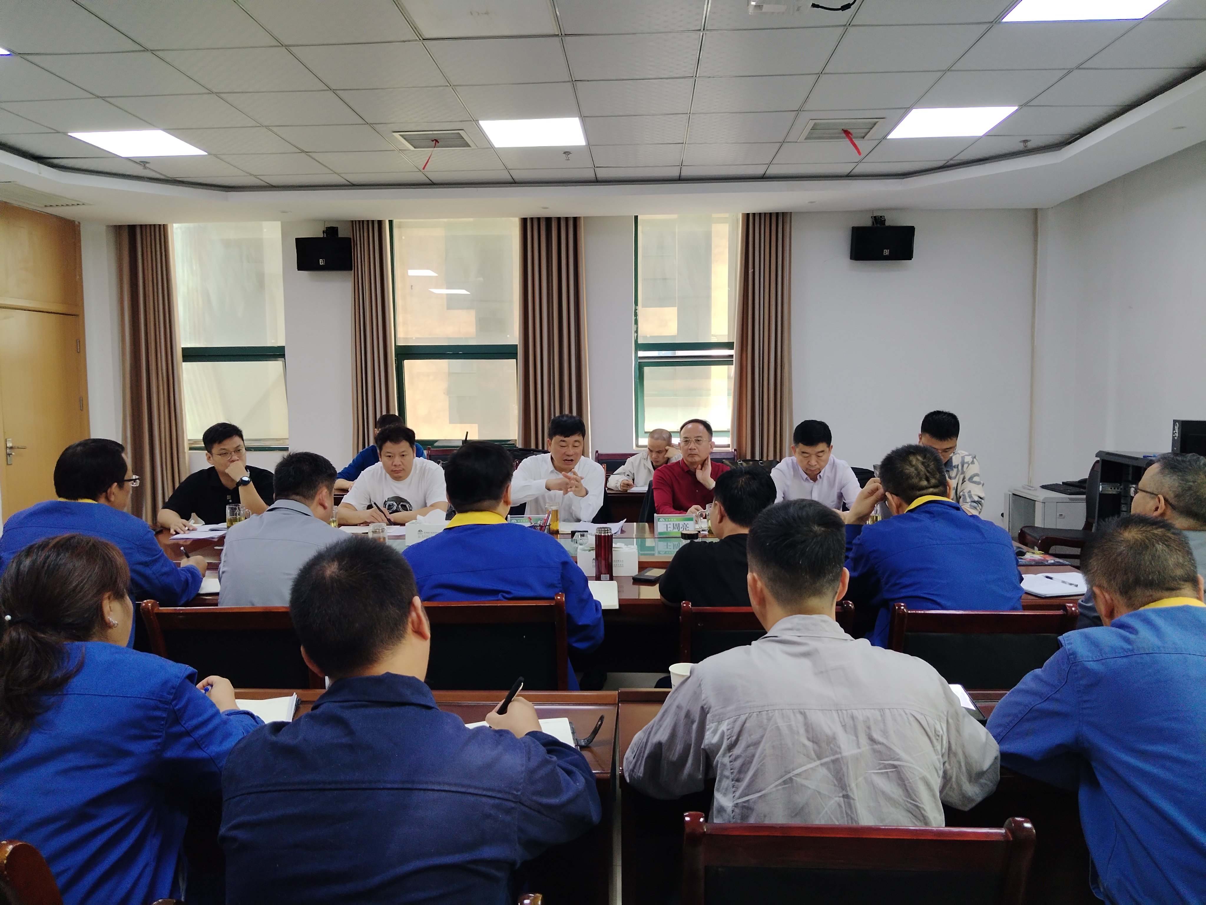 集團黨委委員、副總經理李凱到能礦錳業調研今年收官情況及明年排產計劃