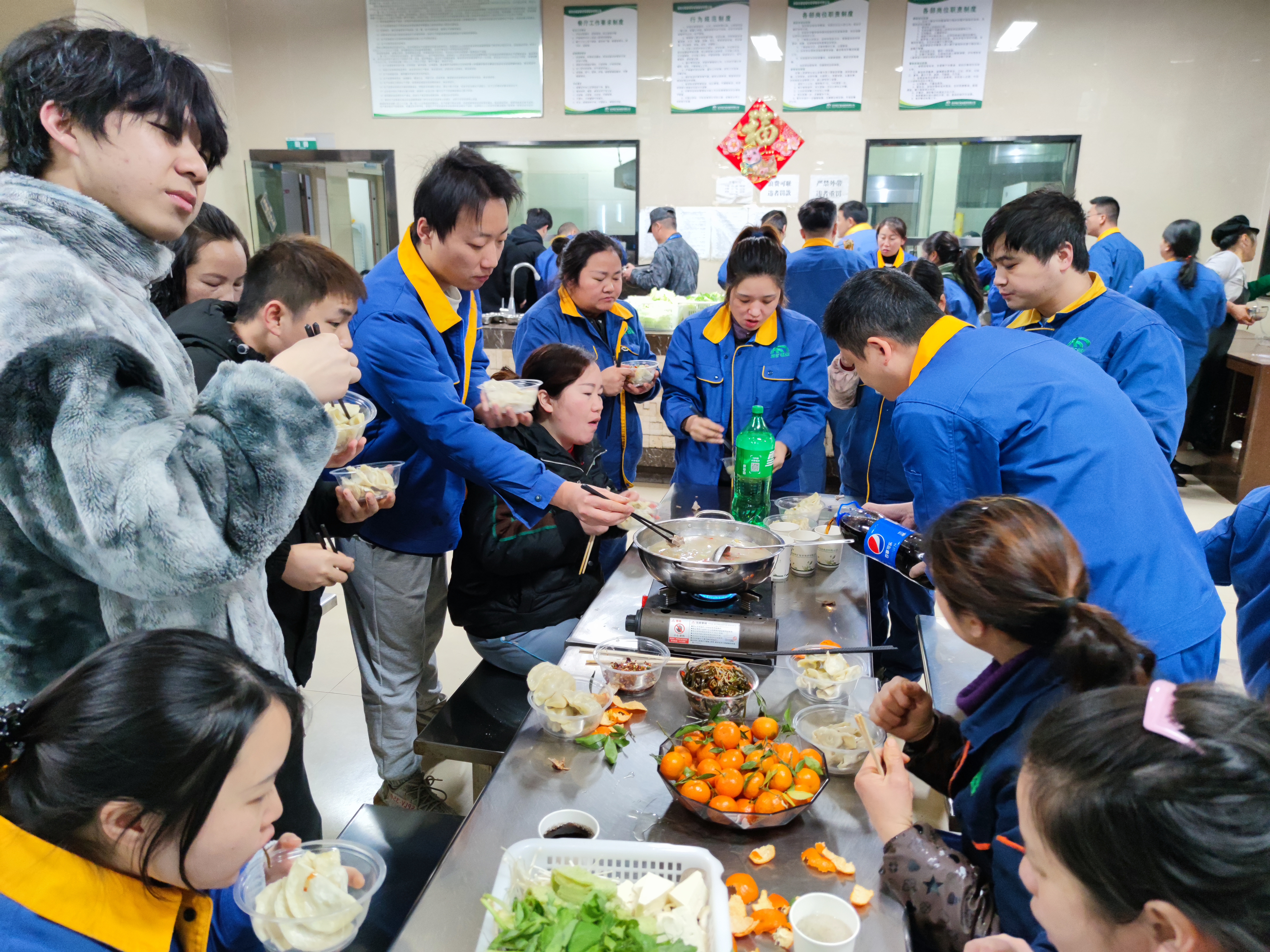 過冬至  人心暖——能礦錳業(yè)工會開展“包餃子、吃羊肉”民俗活動