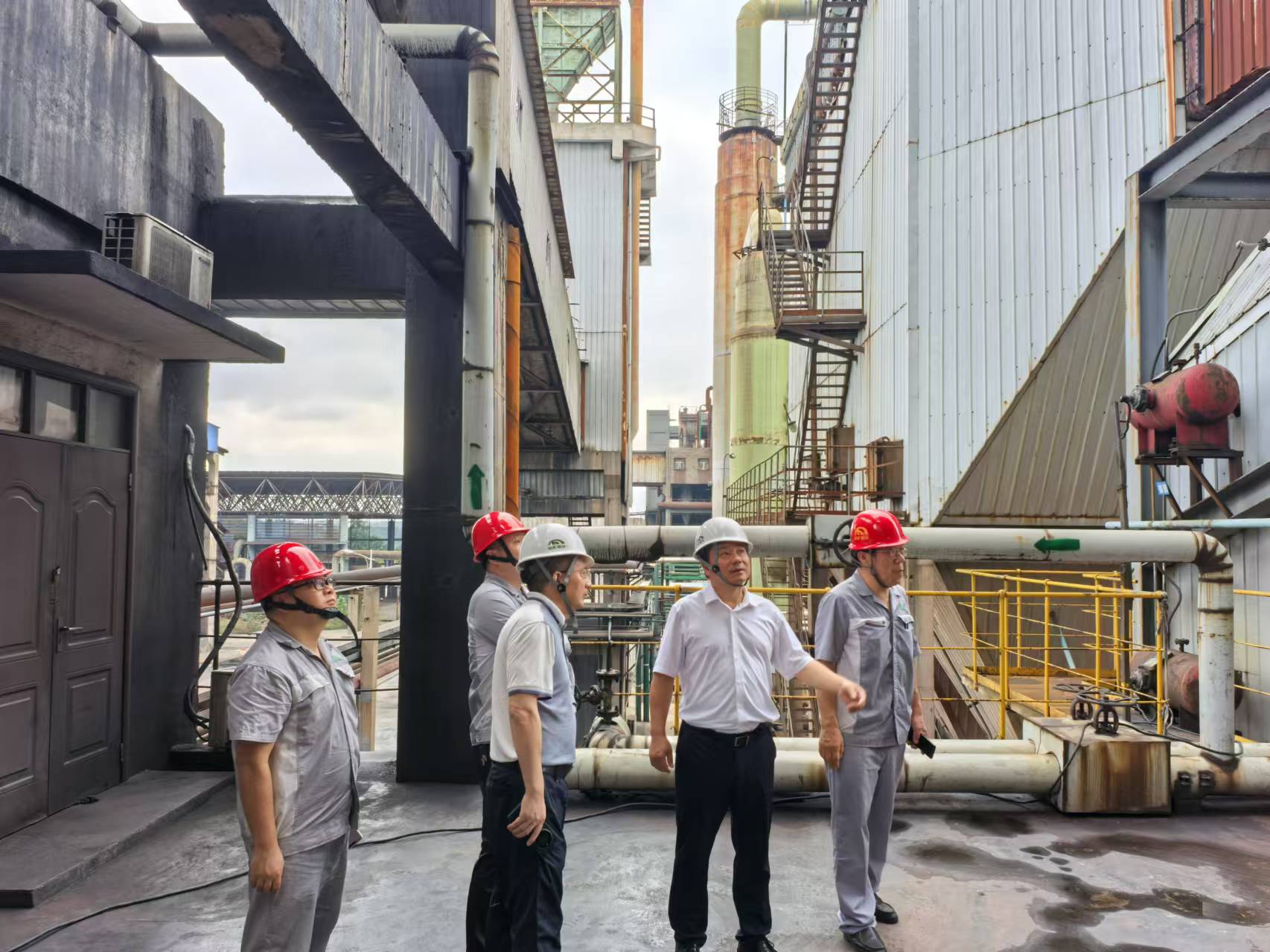 集團黨委委員、副總經理李凱到能礦錳業調研