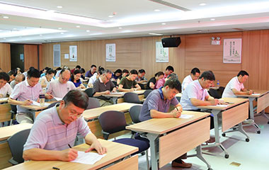 能礦錳業工會組織職工團建活動